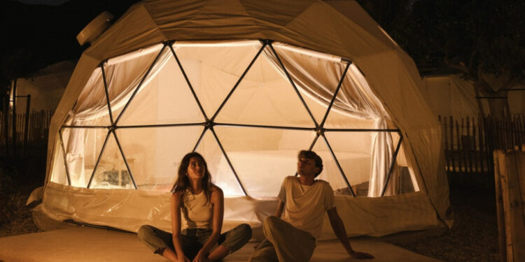 Estos son los mejores glampings para viajar en verano (y ahorrar dinero)