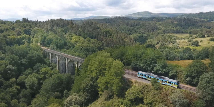 9 viajes increíbles que se puede hacer en tren por Galicia 