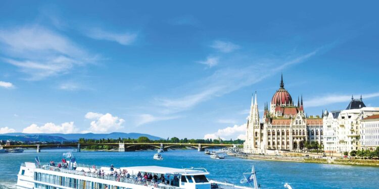 Cruceros fluviales en español este verano de CroisiEurope