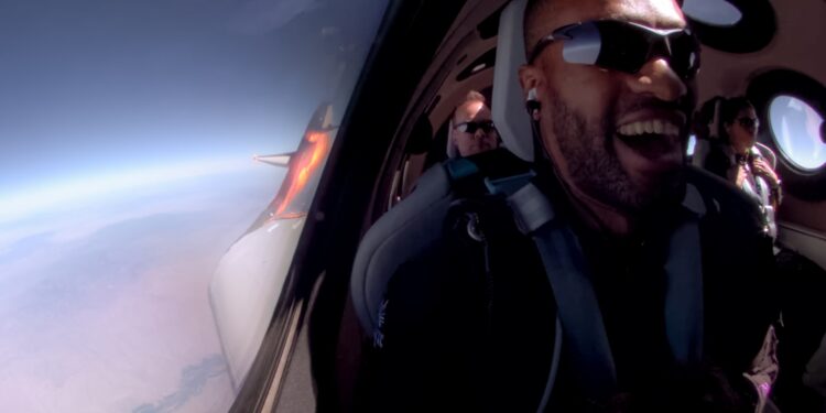 inmersiones oceánicas, viajes espaciales y visitas a zonas en conflicto