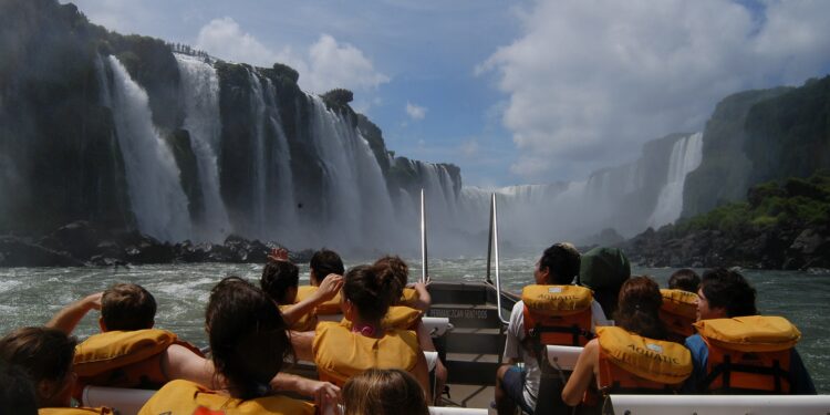 Agencias enfurecidas por hoteles que prefieren turistas extranjeros