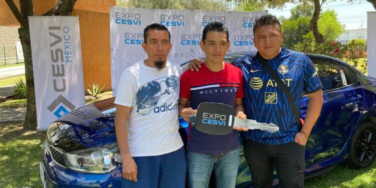 Entrego Expo Cesvi el automóvil al ganador del sorteo