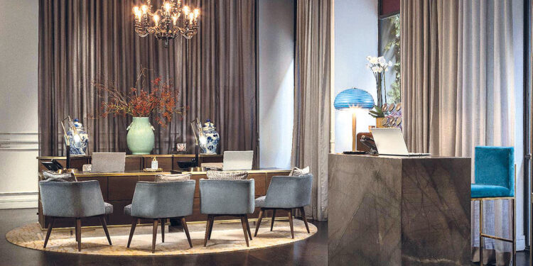 "Gran Hotel Ingls es uno de los mejores 5*GL del pas y un icono de elegancia
y sofisticacin"