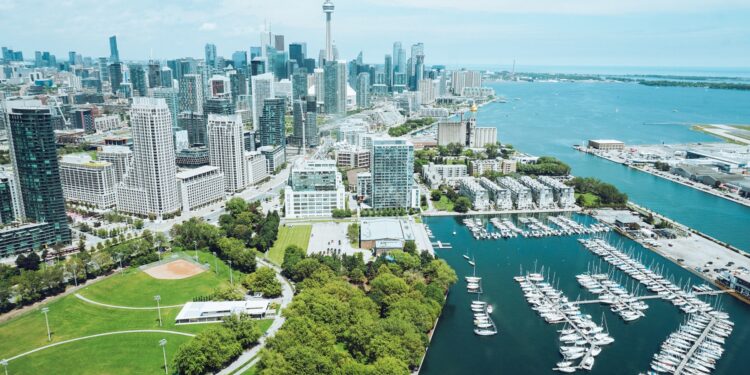 Toronto mejores destinos lejanos por descubrir