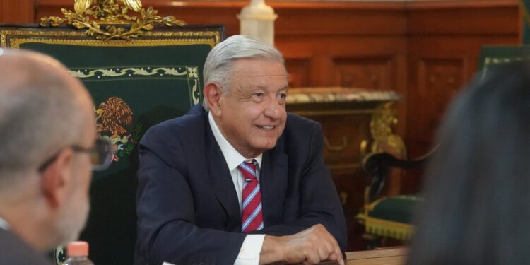 ¿Cuántos viajes ha realizado AMLO al extranjero?