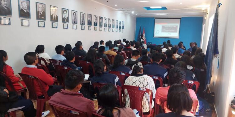 Impulsan acciones para evitar malas experiencias en los turistas que llegan a Ayacucho | EDICION