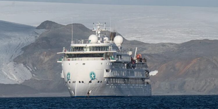 Lo nunca visto: colas de turistas en la Antártida | Noticias de Agencias de viajes