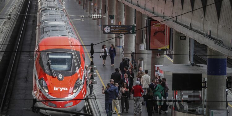 Los clientes de iryo y Air Europa podrán comprar viajes combinados de tren y avión con un solo billete desde septiembre