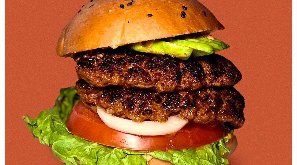 66 aniversario y celebra con pachola burger x Butcher & Sons
