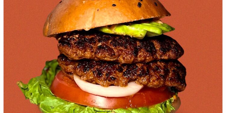 66 aniversario y celebra con pachola burger x Butcher & Sons