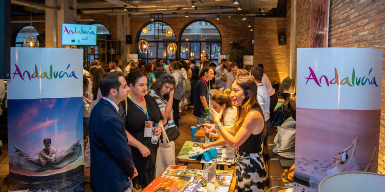 El destino Costa de Almería se 'pavonea' en casa