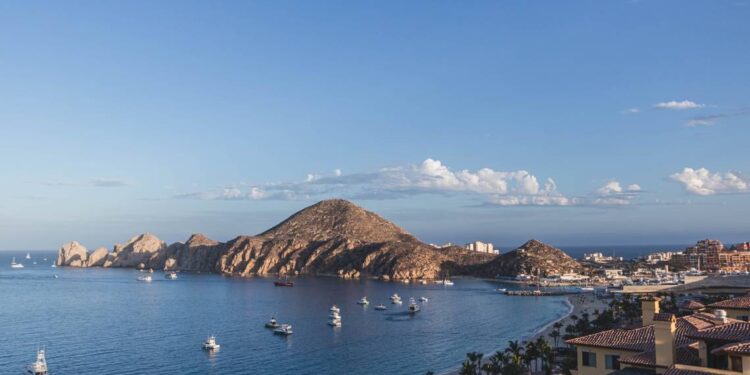 Galardonan a Los Cabos con dos premios Wave Awards - El Sudcaliforniano