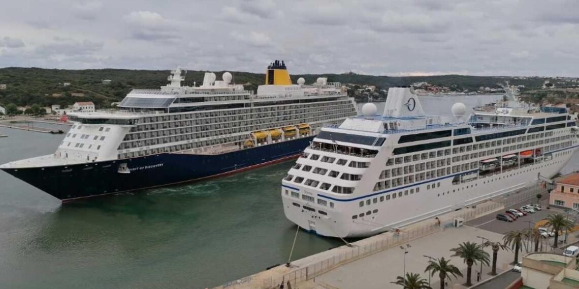 Los menorquines ven con mejores ojos el alquiler turístico que los cruceros
