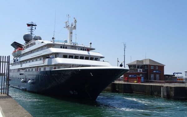 MV Corinthian es el primer crucero en arribar al Puerto de Barrow