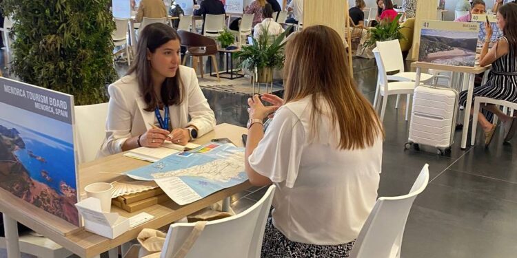 Menorca promociona la oferta de lujo en la feria Emotions de Sevilla - Menorca