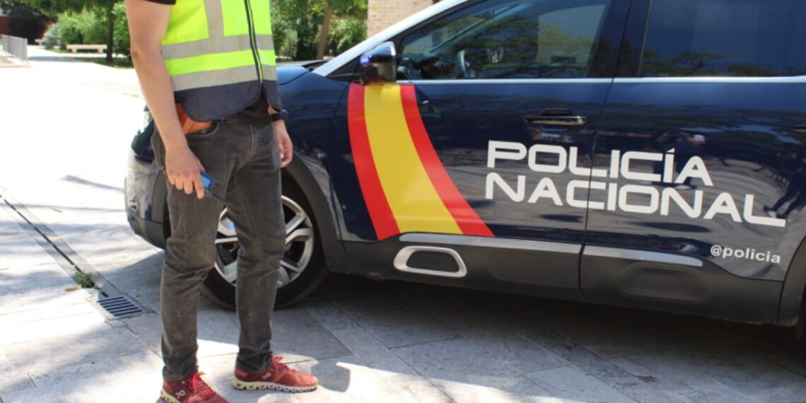 La Policía Nacional detiene a una mujerpor estafar a personas de avanzada edaden la contratación de viajes