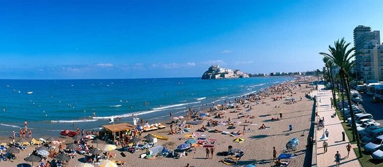 viajes a ciudades con playa min