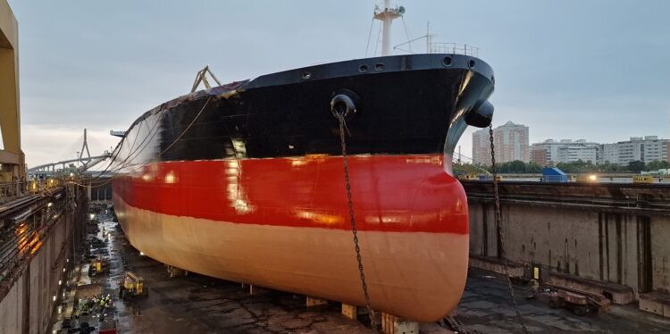Navantia Cádiz solapa el negocio de cruceros con la llegada de una docena de gaseros, ...