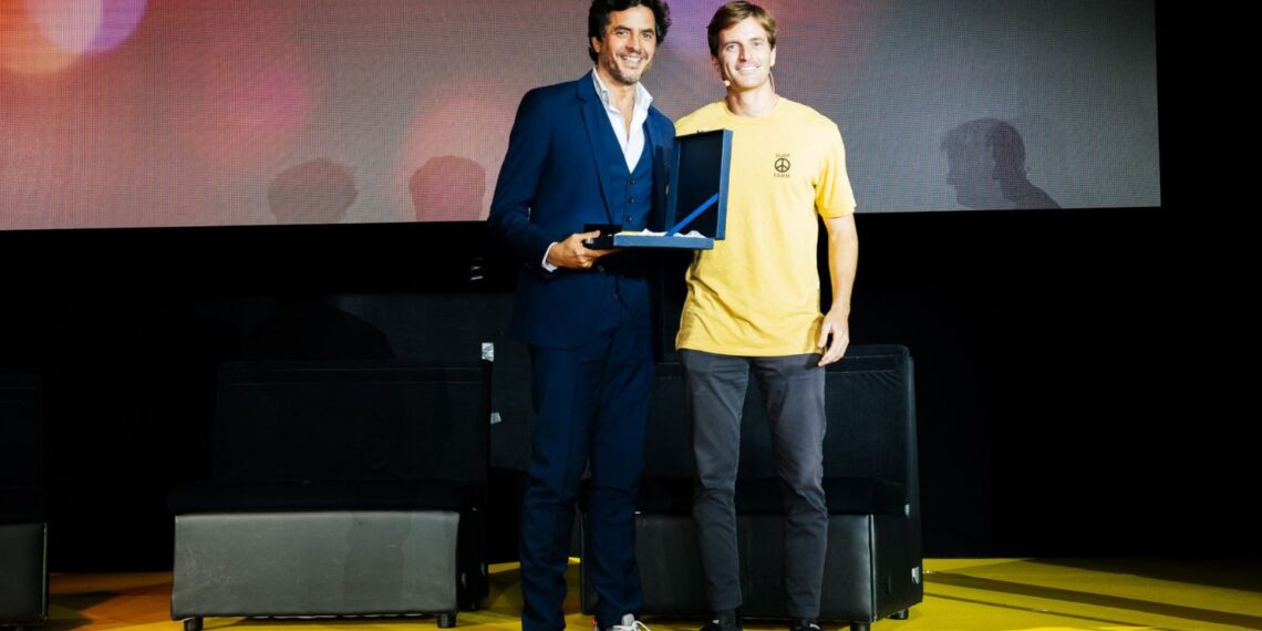 Pablo Blázquez, fundador y editor de Ethic, recibe el premio al Liderazgo Emergente