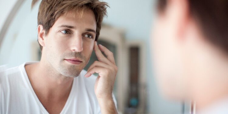 Ampollas cosméticas: el formato perfecto para viajar y cuáles incluir en tu neceser vacacional