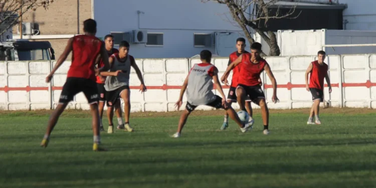 9 de Julio espera por Crucero