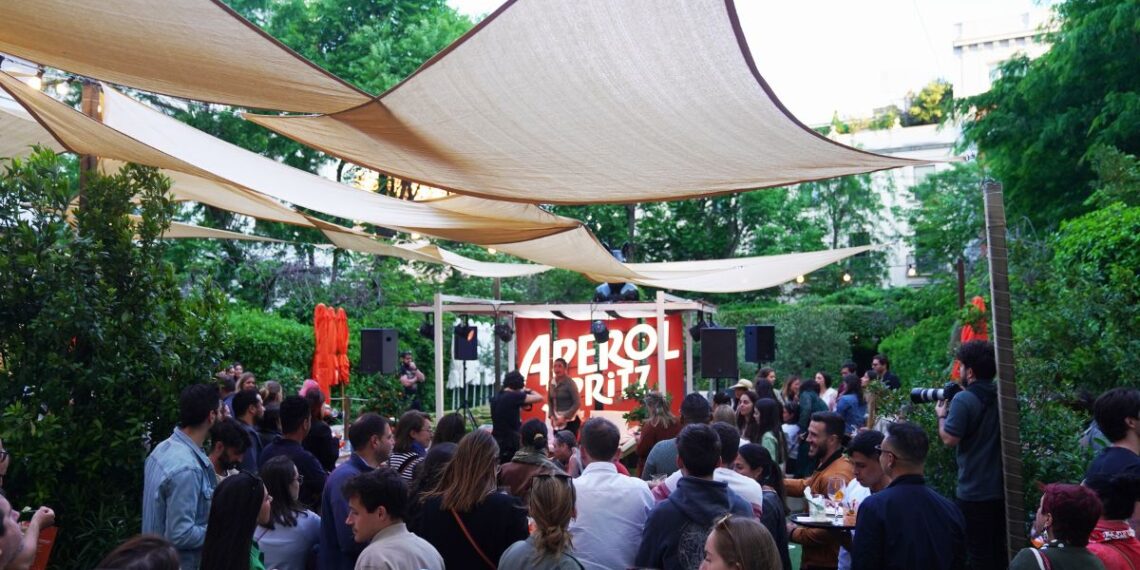 Aperol Spritzeria calienta motores para recibir al verano