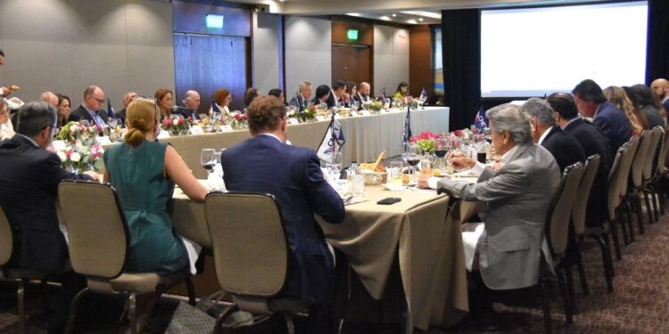 Que candidatos presidenciales firmen compromisos turísticos