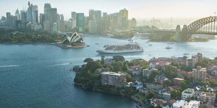 Regent Seven Seas presenta su nueva colección de viajes 2025-2026