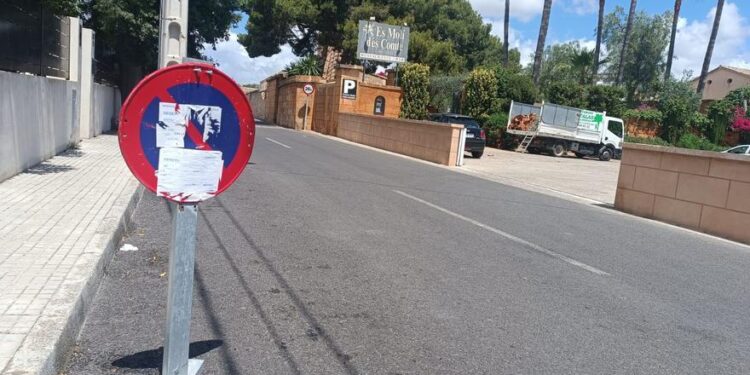 La fiesta se expande al Molí des Comte y los vecinos de Establiments estallan por el ruido y la falta de parking