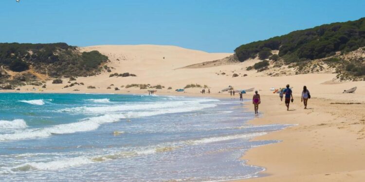 MEJORES PLAYAS NUDISTAS | Tres playas nudistas de España con las mejores aguas cristalinas