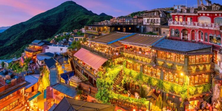 Destinos internacionales más buscados por los viajeros solitarios