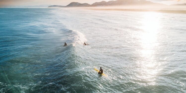 Las mejores playas para disfrutar del surf en México este verano