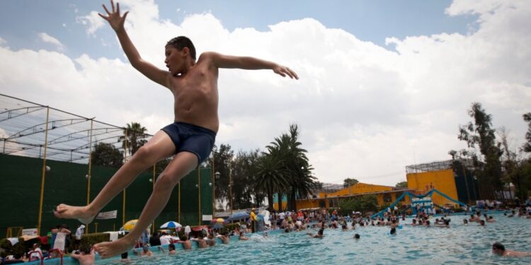 Tratamiento de agua en piscinas beneficia a industria turística