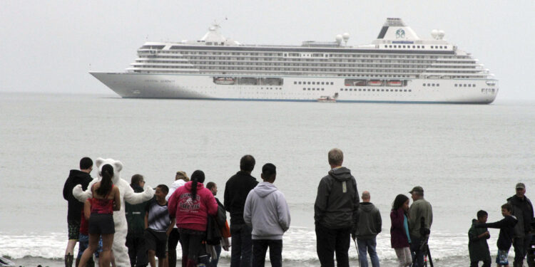 ¿Quieres irte de crucero? Por primera vez habrá un puerto en el círculo polar ártico