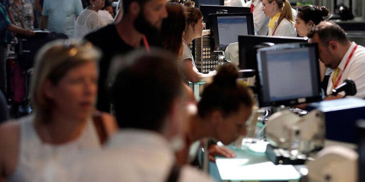 Acave.  EasyPay de IATA es una solución de monedero electrónico de “pago por uso”.