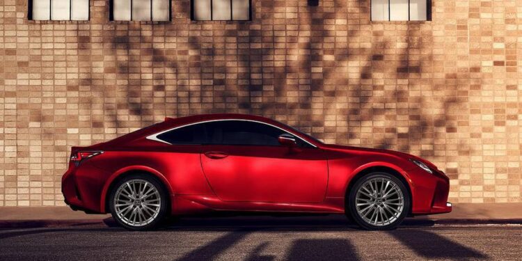 Lexus RC 350 del 2023 puede no ser tan deportivo como algunos de sus rivales alemanes, pero como Lexus al fin, los supera en fiabilidad y valor de reventa.