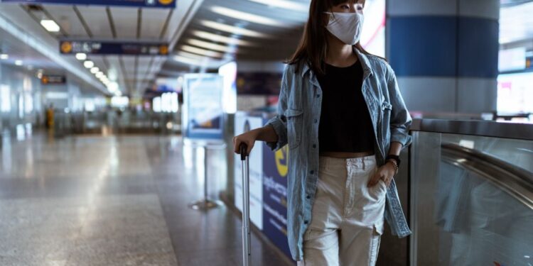 ¿Se puede llevar medicamentos o inyecciones arriba del avión?