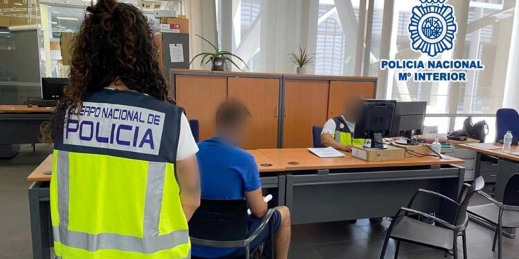 Detenido el presunto cabecilla de una red dedicada a organizar viajes en 'taxi-pateras' desde Argelia