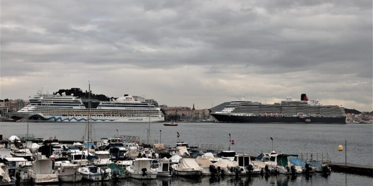 El puerto de Cartagena en el septimo puesto del ranking por trafico de pasajeros y escalas de cruceros en el sistema de Puertos del Estado