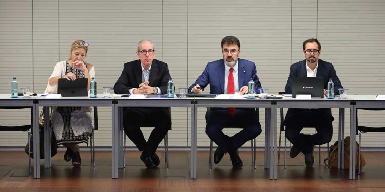 Carla Salvado, subdirectora general de Comercial y Marketing del puerto de Barcelona; Jose Alberto Carbonell, director general del puerto de Barcelona; Lluis Salvado, presidente del puerto de Barcelona, i Miquel Rodriguez Planas, gerente de Promocio Economica de l’Ajuntament de Barcelona.