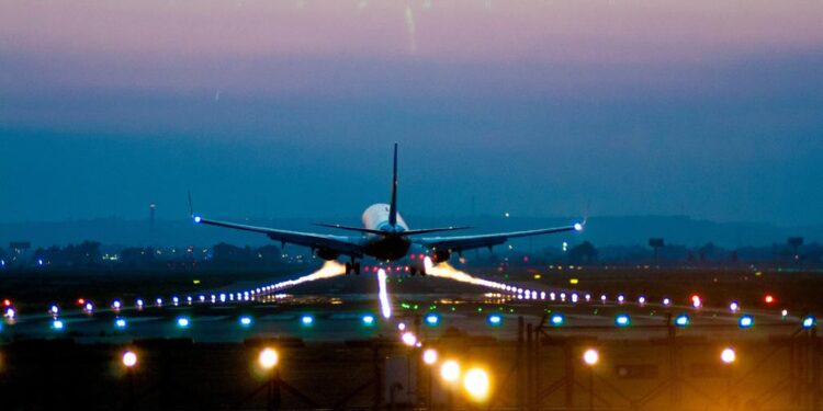 Así es el nuevo vuelo con el que podrás viajar este verano de Sevilla a Praga sin escalas