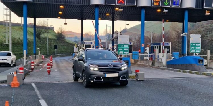 Todos los descuentos de las autopistas de peaje en España: viajes un 50% rebajados