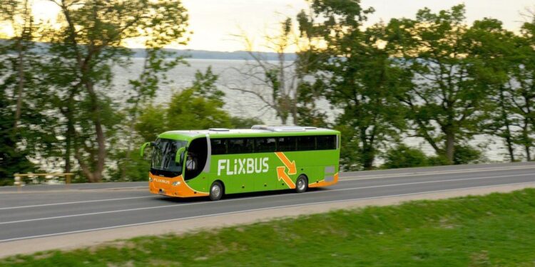 FlixBus duplica sus operaciones entre España y Portugal para facilitar los viajes a la Jornada Mundial de la Juventud