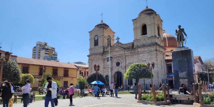 Hoteles del centro de Huancayo con reservas al 90% por Santiago y Fiestas Patrias | EDICION