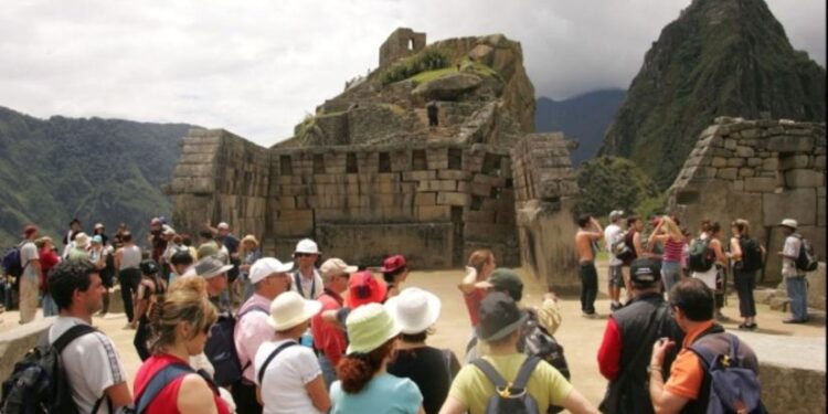 Fiestas Patrias: ¿Qué tener en cuenta al contratar servicios turísticos?