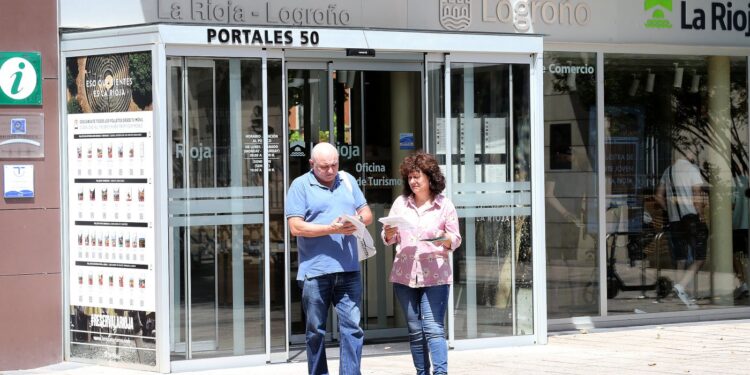 Los riojanos reactivan sus viajes al extranjero mientras que el turismo interior se resiente