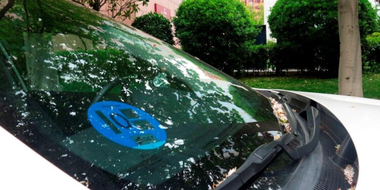 El 31,57 % de los turismos en Murcia no tienen distintivo medioambiental