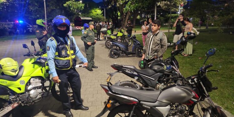 Operativo de Policía y tránsito en la 4 sur dejó 96 comparendos y 58 motos inmovilizadas