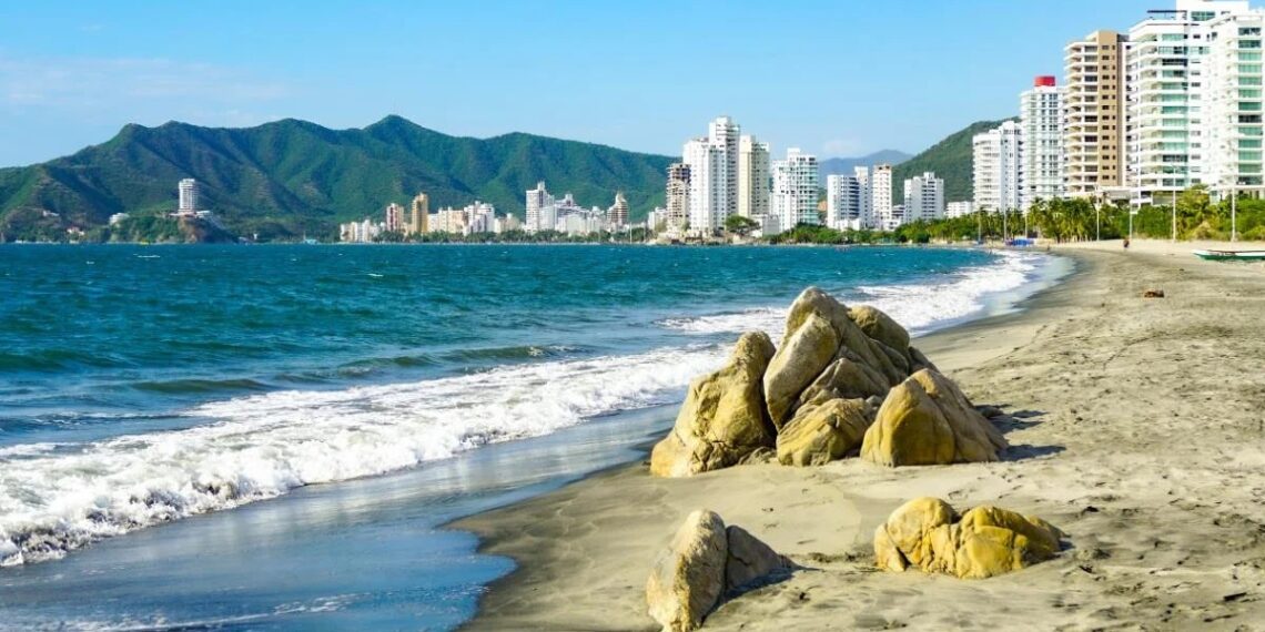 Santa Marta e Iguazú, los destinos latinos más buscados en internet, según Booking