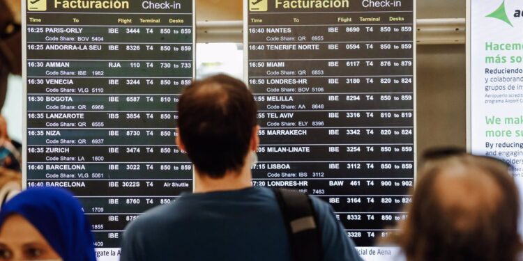 Vídeos en aviones, publicidad en web y soportes exteriores para promocionar vuelos de Madrid con EEUU e Hispanoamérica